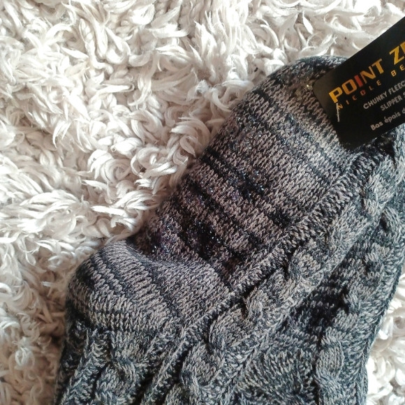 Point Zero Slipper Socks - Picture 2 of 5